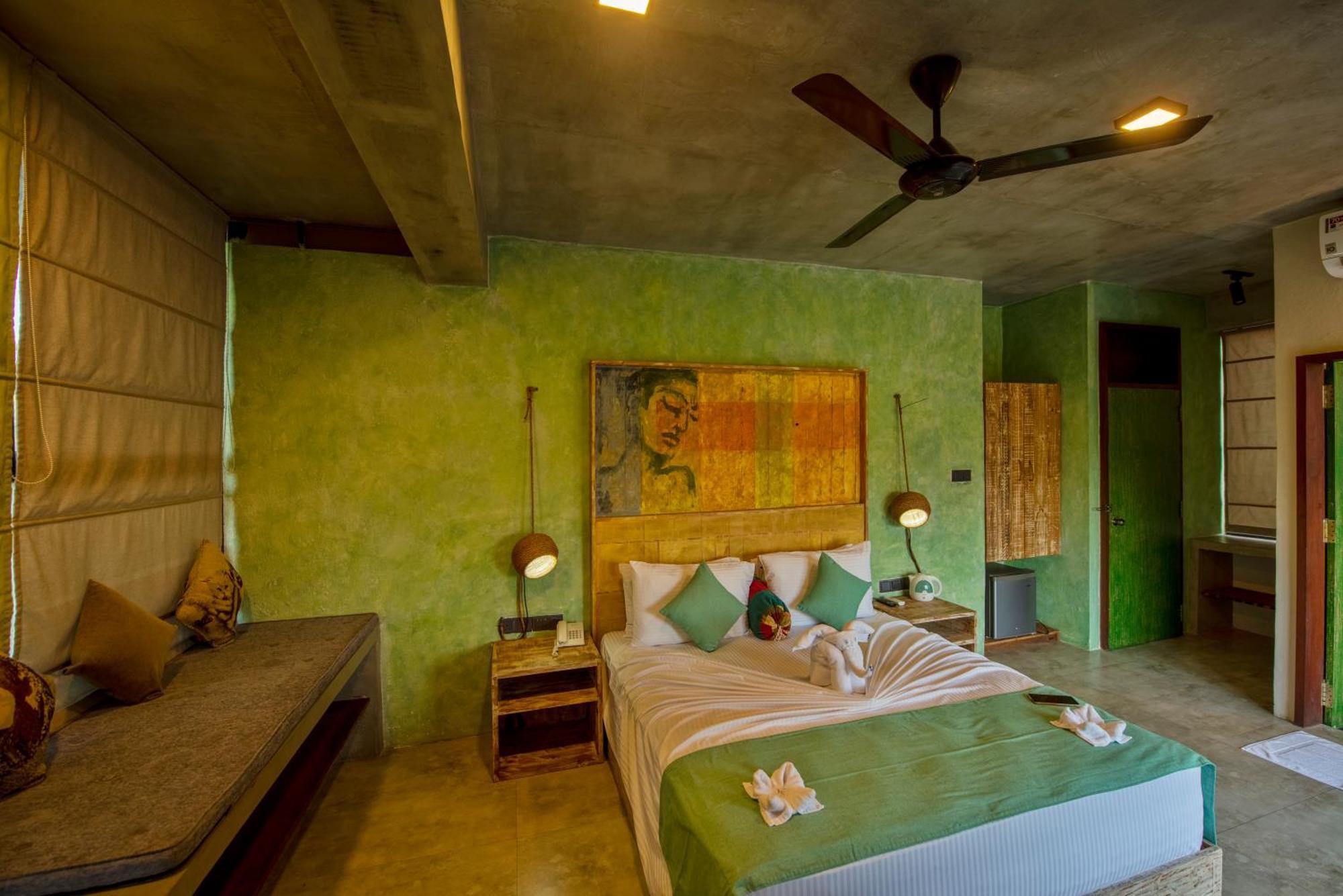 White Moon Resort Gampaha Bagian luar foto