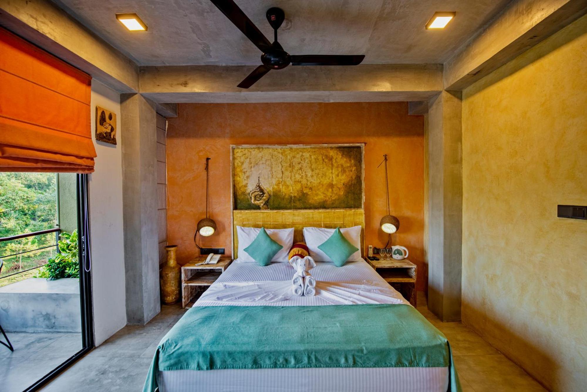 White Moon Resort Gampaha Bagian luar foto